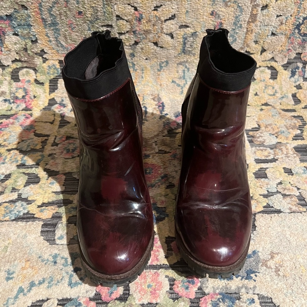 Steve Madden Maroon and Black patent booties